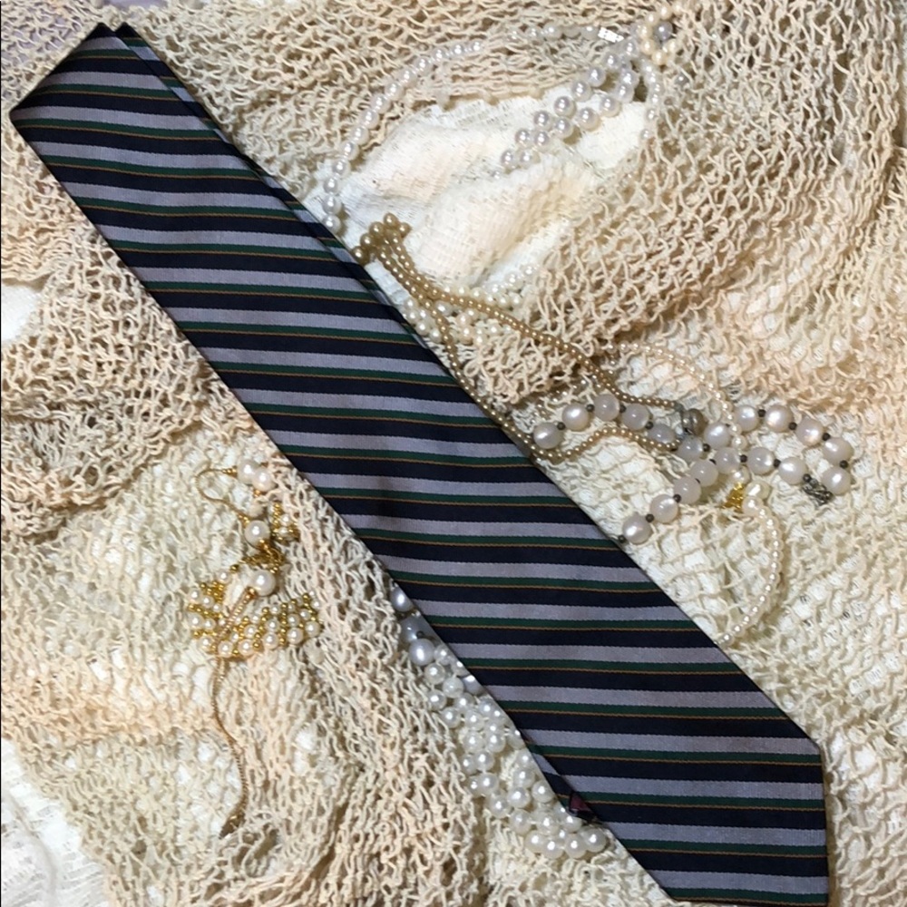 Kenneth Gordon silk hand made tie